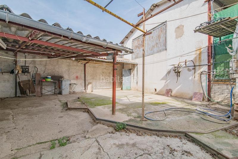 Foto bd7e3982-3f7a-4b5d-a74f-fd8dc6a3f084. Casa en malaga se pone a la venta casa local comercial nave en Zubia (La)