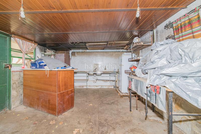 Foto d0725a65-bfcb-45de-8b80-998fdf3a9d3c. Casa en malaga se pone a la venta casa local comercial nave en Zubia (La)