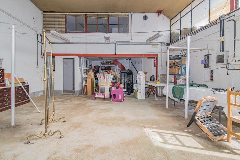 Foto d1a72d63-cf7d-4644-a1d5-909b381d8b2a. Casa en malaga se pone a la venta casa local comercial nave en Zubia (La)