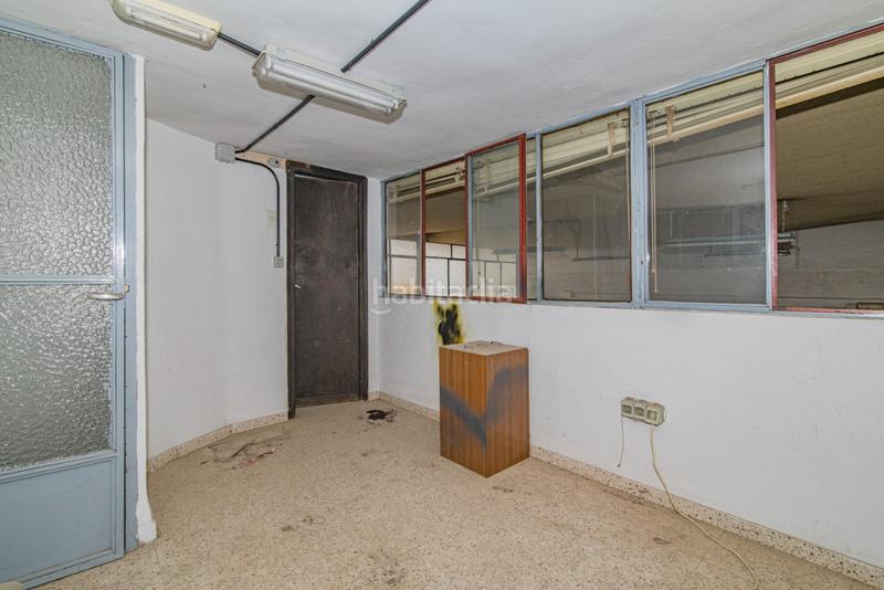 Foto f8bf6d60-7390-4bac-9d79-b9b080173e39. Casa en malaga se pone a la venta casa local comercial nave en Zubia (La)