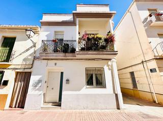 Casa adossada  Ronda de sevilla. Encantadora casa en el centro de santa fe