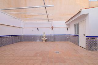 Maison  Severo ochoa. Venta de casa en el centro de las gabias  local comercial
