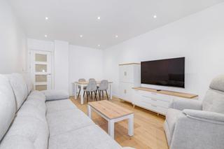 Appartement  Calle faisan. Gran piso frente juzgados la caleta