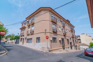 Pis a Calle eras calvario. Piso de 3 habitaciones en la zubia  luminoso y bien ubicado