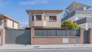 Chalet  Calle granada