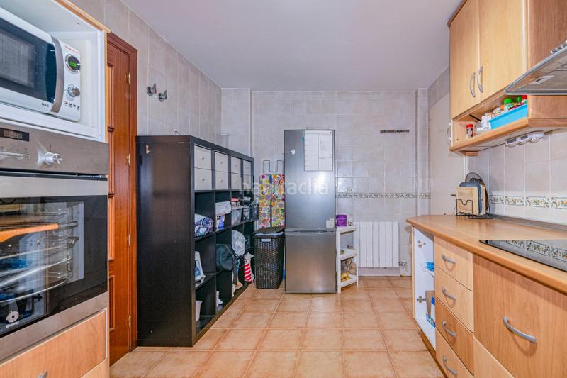 Foto 64f5ba3a-2f00-4306-9314-387f68a925ce. Casa pareada en calle vendimia en Huétor Vega