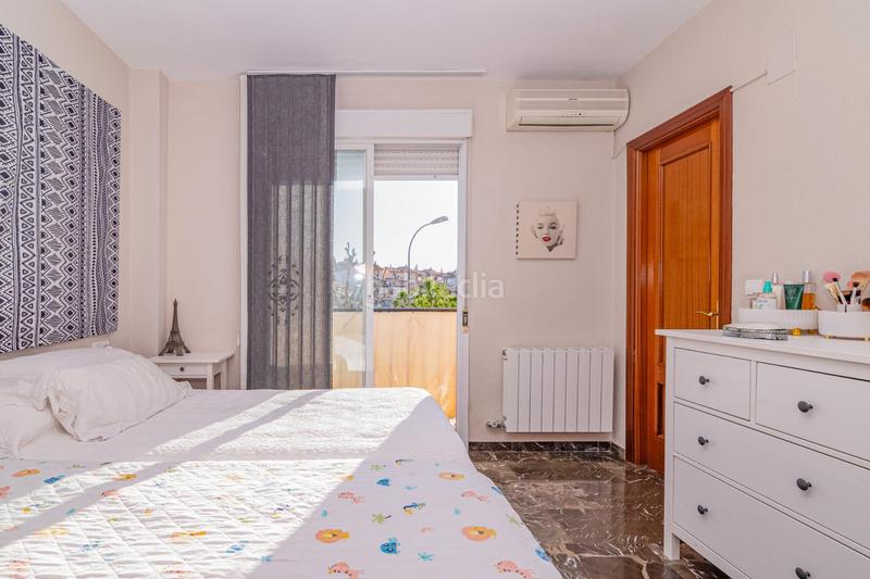 Foto 778e3cc9-d69d-4bb9-932a-a6ea7c869b19. Casa pareada en calle vendimia en Huétor Vega