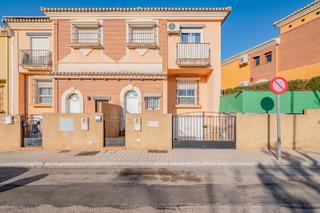 Casa aparellada  Calle vendimia