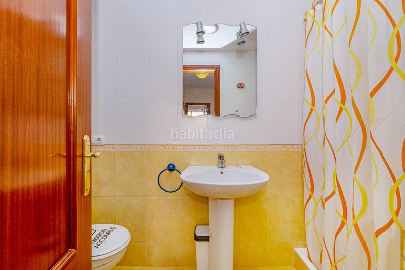 Foto 91168e77-dd06-4b9f-9896-b1aaba943d1d. Casa pareada en calle vendimia en Huétor Vega