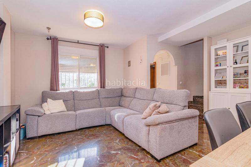 Foto b34aac2f-d9b9-47d8-9a2e-e14ede6db123. Casa pareada en calle vendimia en Huétor Vega