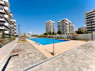 Pis  Calle hermigua. Exclusiva planta baja de 3 dormitorios con terraza privada de 87