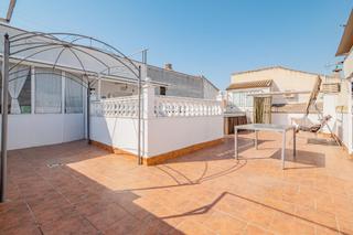 Appartamento  Calle real. Amplio piso en el centro de maracena con terraza, garaje y 3 tra