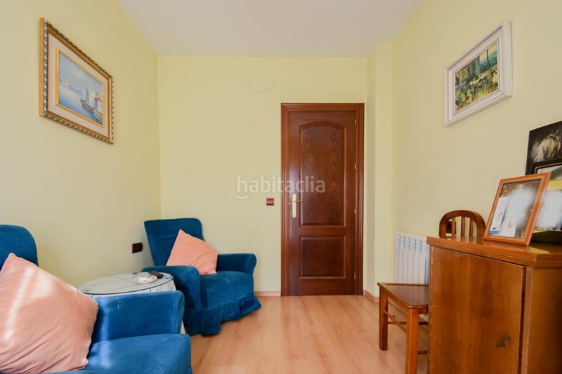 Foto 0a2747ae-f483-49af-aa5a-5a28efc20e5f. Chalet en calle alelies (vent) impresionante chalet dividido en dos viviendas! en Cúllar Vega