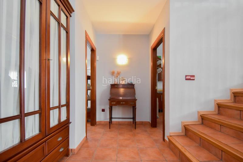 Foto 0da55594-feb2-4349-b8a1-733f532aaf51. Chalet en calle alelies (vent) impresionante chalet dividido en dos viviendas! en Cúllar Vega