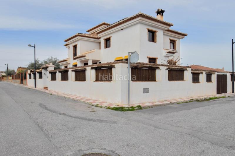 Foto 13cabbc3-529c-46d6-869d-e37f6805cdb4. Chalet en calle alelies (vent) impresionante chalet dividido en dos viviendas! en Cúllar Vega