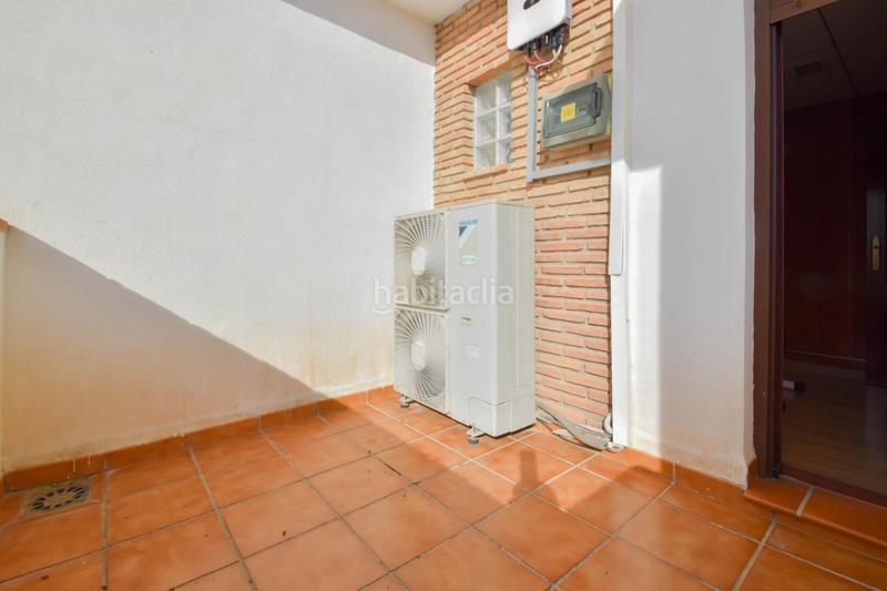 Foto 28cdce45-315e-422a-9de9-3314bfbf0278. Chalet en calle alelies (vent) impresionante chalet dividido en dos viviendas! en Cúllar Vega