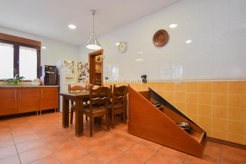 Foto 2d93e5cc-fd3f-4281-9009-d310a91df136. Chalet en calle alelies (vent) impresionante chalet dividido en dos viviendas! en Cúllar Vega