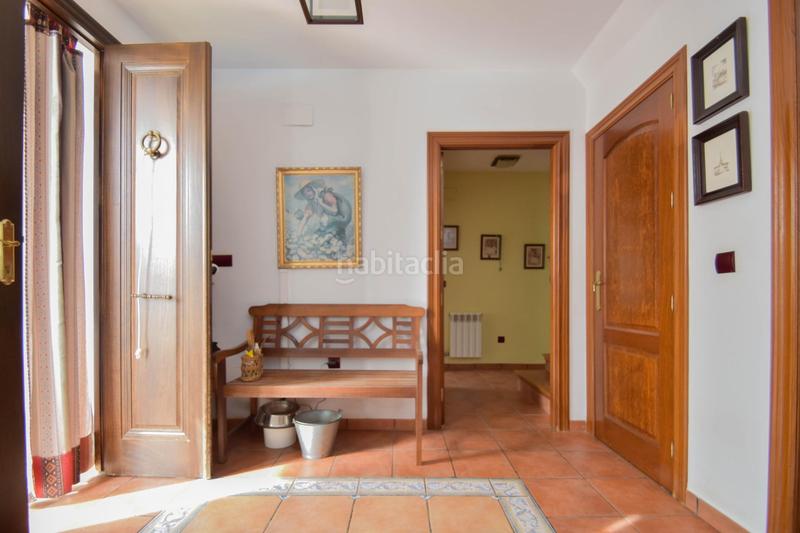 Foto 39d9c33e-a10c-4ae6-8073-d168ba3da60c. Chalet en calle alelies (vent) impresionante chalet dividido en dos viviendas! en Cúllar Vega