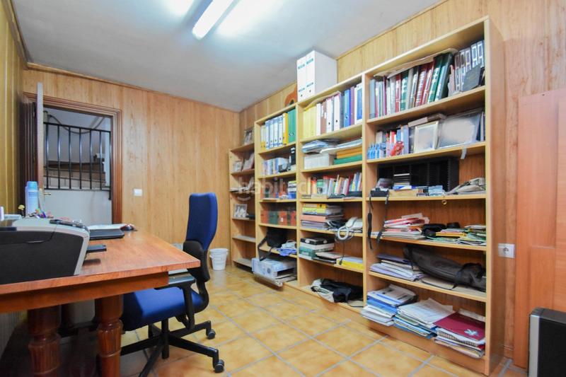 Foto 4051bf40-1c29-4db7-8375-3757866cde94. Chalet en calle alelies (vent) impresionante chalet dividido en dos viviendas! en Cúllar Vega