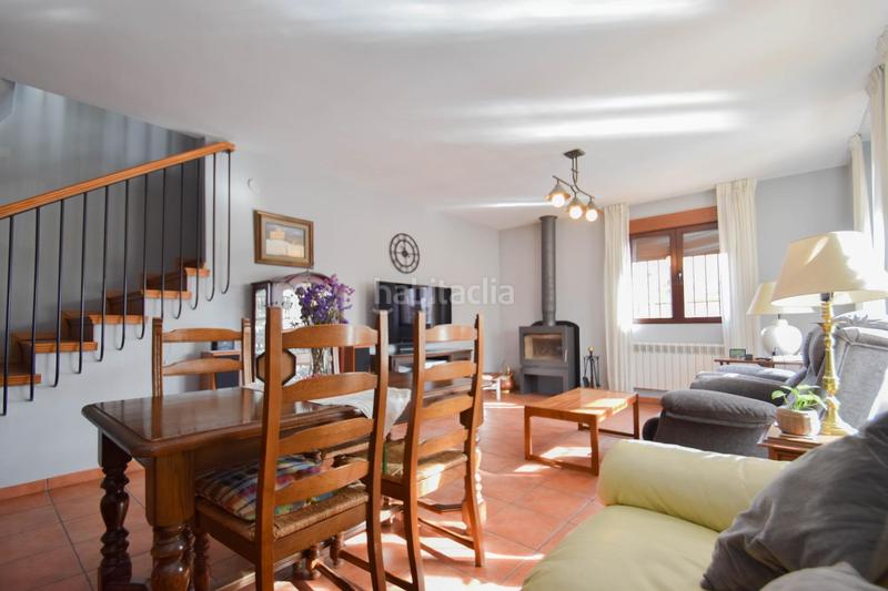 Foto d6193e6e-5bf3-4096-86d0-e920921b646b. Chalet en calle alelies (vent) impresionante chalet dividido en dos viviendas! en Cúllar Vega