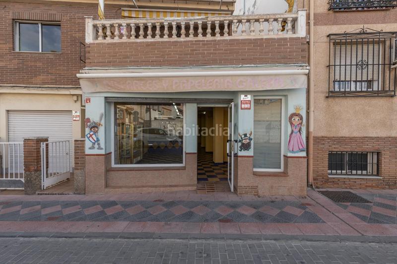 Foto 87762fa5-8401-4386-a953-b6fef45d3c41. Casa adosada 2 x 1 casa con local en la mejor zona !!! en Armilla