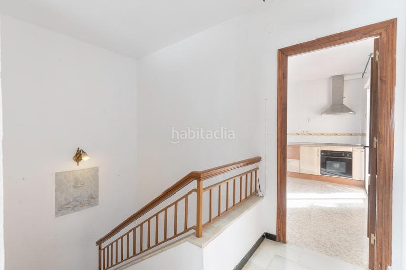 Foto b5913ae1-5d48-428d-868b-76e207c81c1a. Casa adosada 2 x 1 casa con local en la mejor zona !!! en Armilla