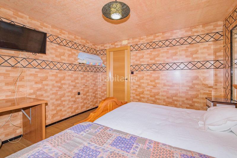 Foto d02b0ce6-9a0f-4e64-9806-2fe35c97acd7. Casa pareada encantadora casa de 3 plantas con patio y terraza, lista para entrar a vivir! en Gabias (Las)