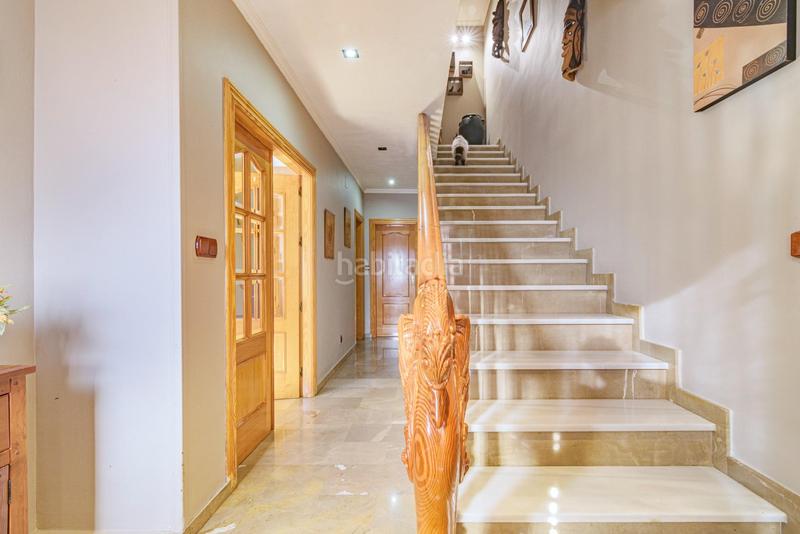Foto fb84fd57-0f2d-4a19-9b8d-91c3a9569ccf. Casa pareada encantadora casa de 3 plantas con patio y terraza, lista para entrar a vivir! en Gabias (Las)