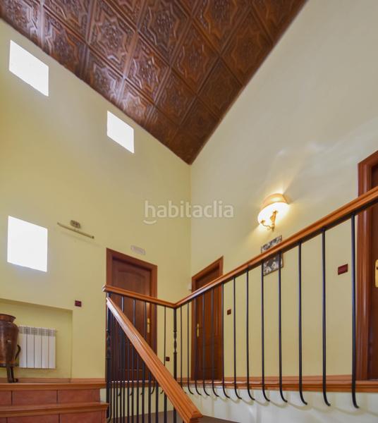 Foto 0c2164d0-92e9-4253-aa58-25179473d68a. Chalet en calle alelies (vent) impresionante chalet dividido en dos viviendas! en Cúllar Vega