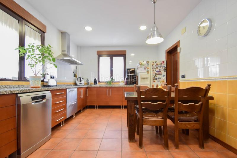 Foto 534962af-88b9-4b55-b01c-df5aa501b35e. Chalet en calle alelies (vent) impresionante chalet dividido en dos viviendas! en Cúllar Vega