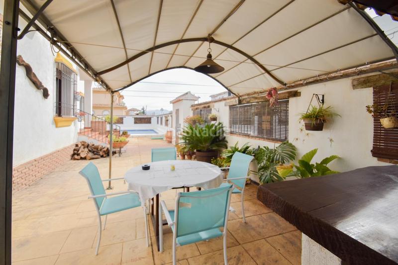 Foto b996b3cf-5368-4d04-a57c-29b38a32142d. Chalet en calle alelies (vent) impresionante chalet dividido en dos viviendas! en Cúllar Vega