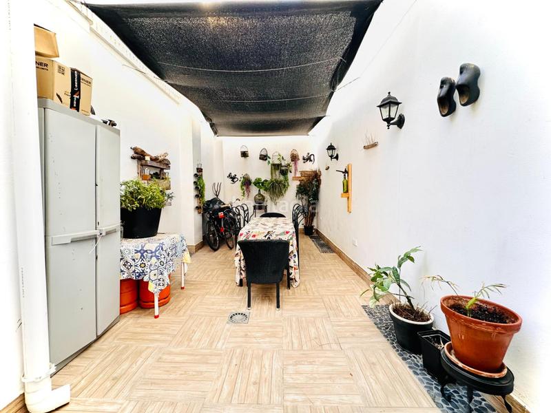 Foto b4371527-8f6d-4222-96da-d737b3c40232. Casa adosada encantadora casa en el centro en Santa Fe