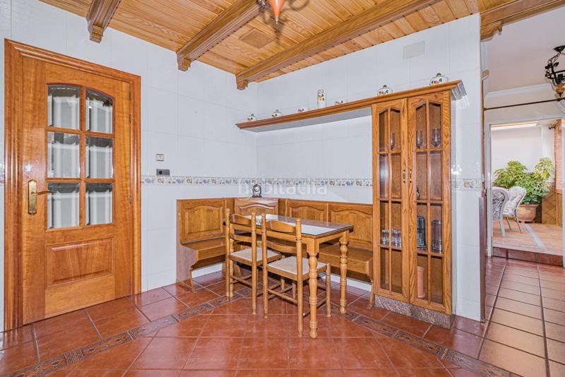 Foto 120050b9-74e6-46af-a056-4b92af5a0db6. Casa adosada venta de casa haciendo esquina y lista para entrar a vivir en Pinos Puente
