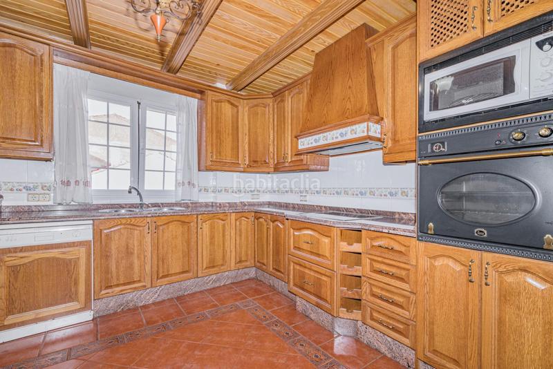 Foto 571074c4-7b70-423a-8264-5569f1852c0f. Casa adosada venta de casa haciendo esquina y lista para entrar a vivir en Pinos Puente