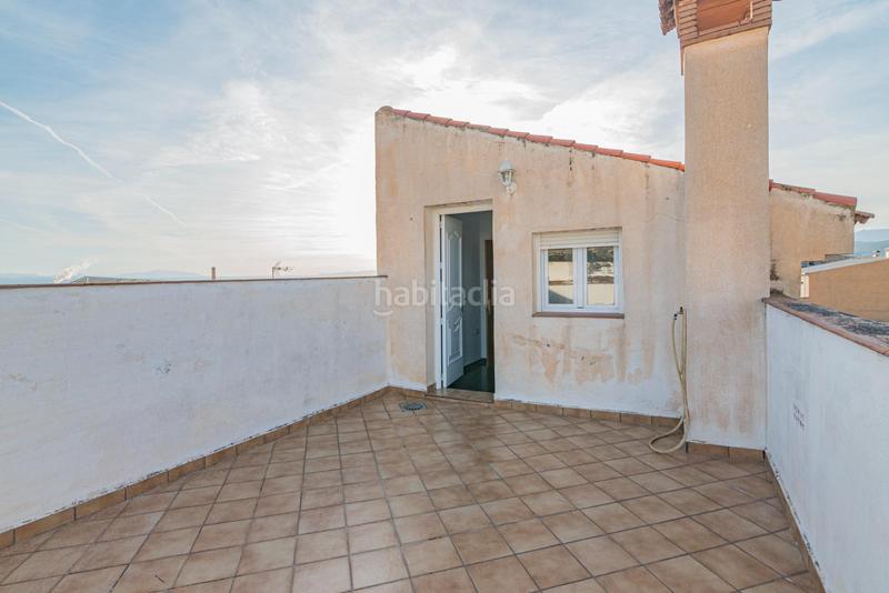 Foto b75d5444-6034-485a-94d0-53fca6192673. Casa adosada venta de casa haciendo esquina y lista para entrar a vivir en Pinos Puente