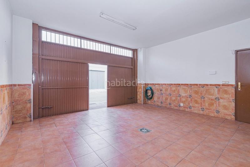 Foto bcc898a0-bb91-4c5e-9bf0-cc912b0276f6. Casa adosada venta de casa haciendo esquina y lista para entrar a vivir en Pinos Puente