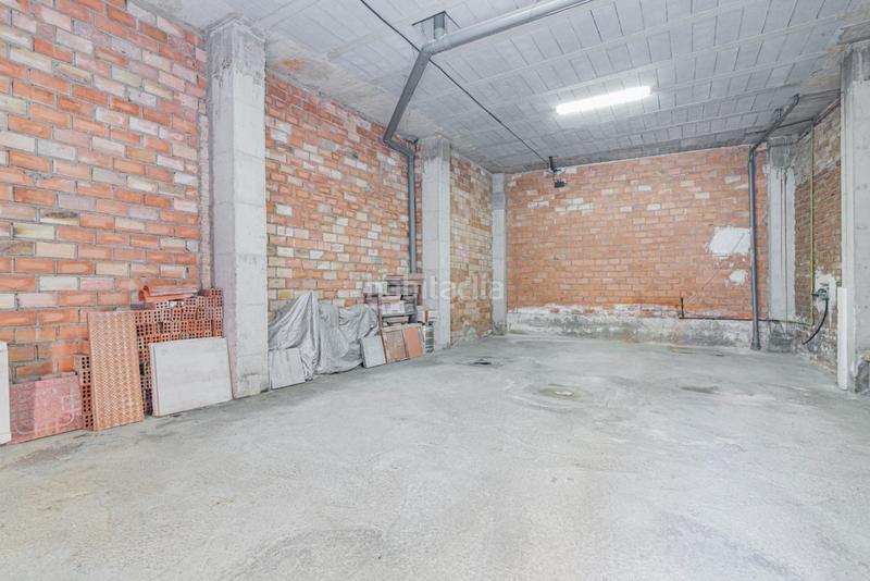 Foto c043d1e2-122e-4eae-9607-429aa01f32b6. Casa adosada venta de casa haciendo esquina y lista para entrar a vivir en Pinos Puente