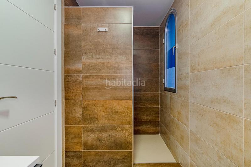 Foto 1ea0279a-521d-4473-bee6-5e44f83bb7f6. Casa pareada en calle abetos ur.monteluz descubre tu nuevo hogar sin honorarios al comprador en Peligros