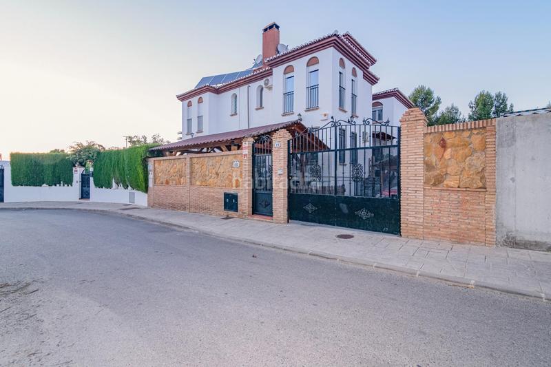Foto 29fe37a7-7038-4aed-93c3-e4c61217f169. Casa pareada en calle abetos ur.monteluz descubre tu nuevo hogar sin honorarios al comprador en Peligros