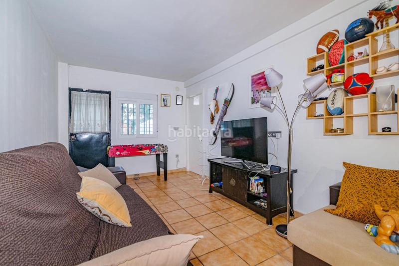 Foto b44f0319-3bf9-41a7-94ce-707c00c3dc8c. Casa pareada en calle abetos ur.monteluz descubre tu nuevo hogar sin honorarios al comprador en Peligros