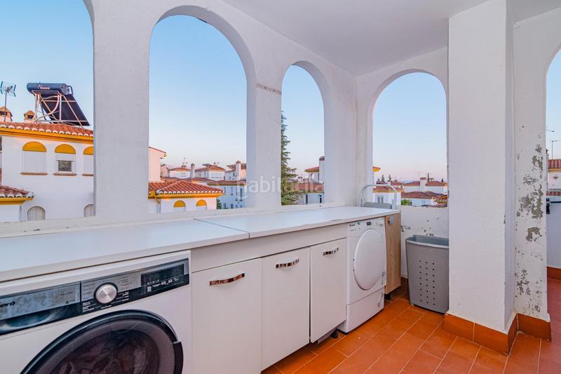 Foto e4ce9cdf-2ea1-4e90-b3ae-326a47adbf9f. Casa pareada en calle abetos ur.monteluz descubre tu nuevo hogar sin honorarios al comprador en Peligros