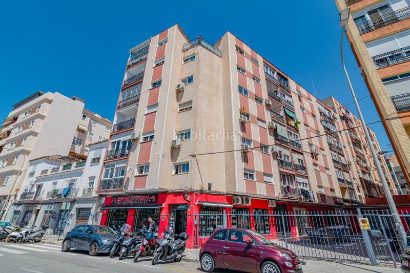 Foto e3c7a267-f5dd-48df-b778-1efc7df2e405. Piso  en zona hipercor en Camino de Ronda Granada
