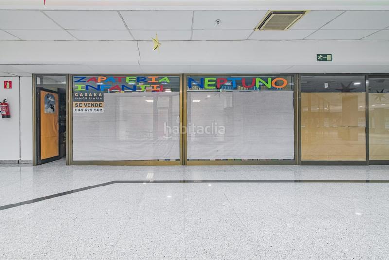 Foto e75bd0f5-bd81-4e1c-a8a6-0849552cdf0a. Local comercial  en venta en centro comercial neptuno en Granada