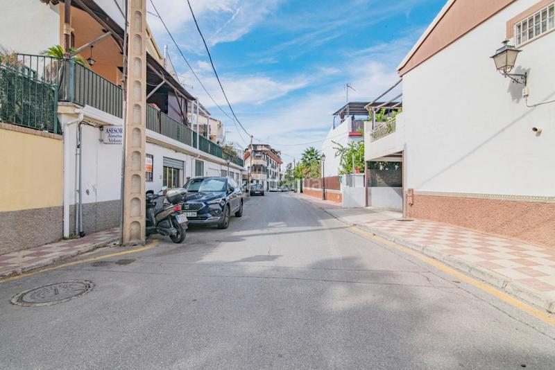 Foto 40b04cf7-7bed-43f3-a7b1-de0fbd30f21b. Local comercial en venta en la zubia en La Zubia Ciudad Zubia (La)