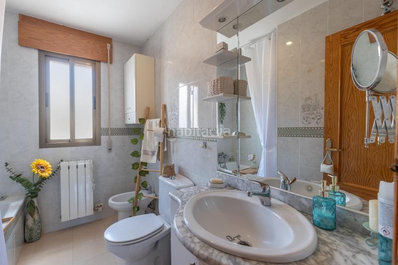 Foto fdb7f9f9-9657-439f-94bc-f64442d2353c. Casa pareada chalet en gojar por solo 239.900!!! en Gójar