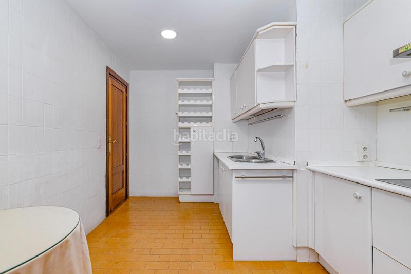 Foto ac429d4c-2a7b-4a2c-bd68-1fd5bf26caf6. Piso donde la elegancia se encuentra con la ciudad piso premium en zona de alta demanda en Granada