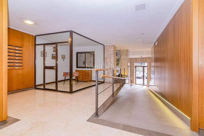 Foto b04fea5f-61f0-4f57-9418-2403ffd5e7ed. Piso donde la elegancia se encuentra con la ciudad piso premium en zona de alta demanda en Granada