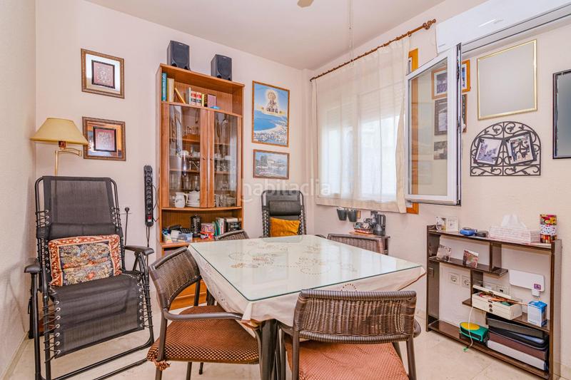 Foto 0b0cb3ae-9e87-4051-a2e7-0de365380792. Piso amplio piso en el centro con terraza, garaje y 3 trasteros. en Maracena