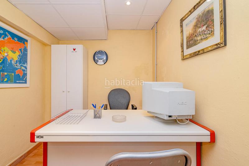 Foto 36901e07-3952-4d87-b56c-3b09bfd79f95. Local comercial en calle profesor tercedor diaz oportunidad de inversión !!! en Granada