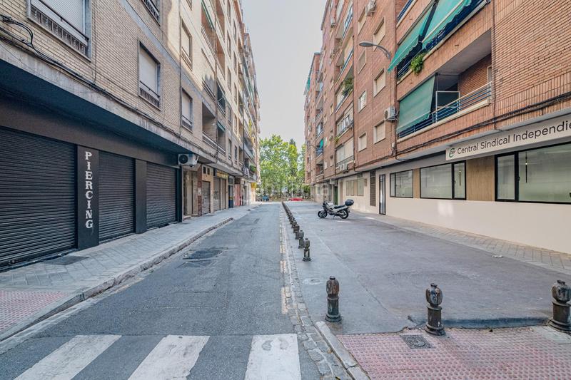 Foto 40446615-3168-4311-9ff5-7fd3e677a12b. Local comercial en calle profesor tercedor diaz oportunidad de inversión !!! en Granada